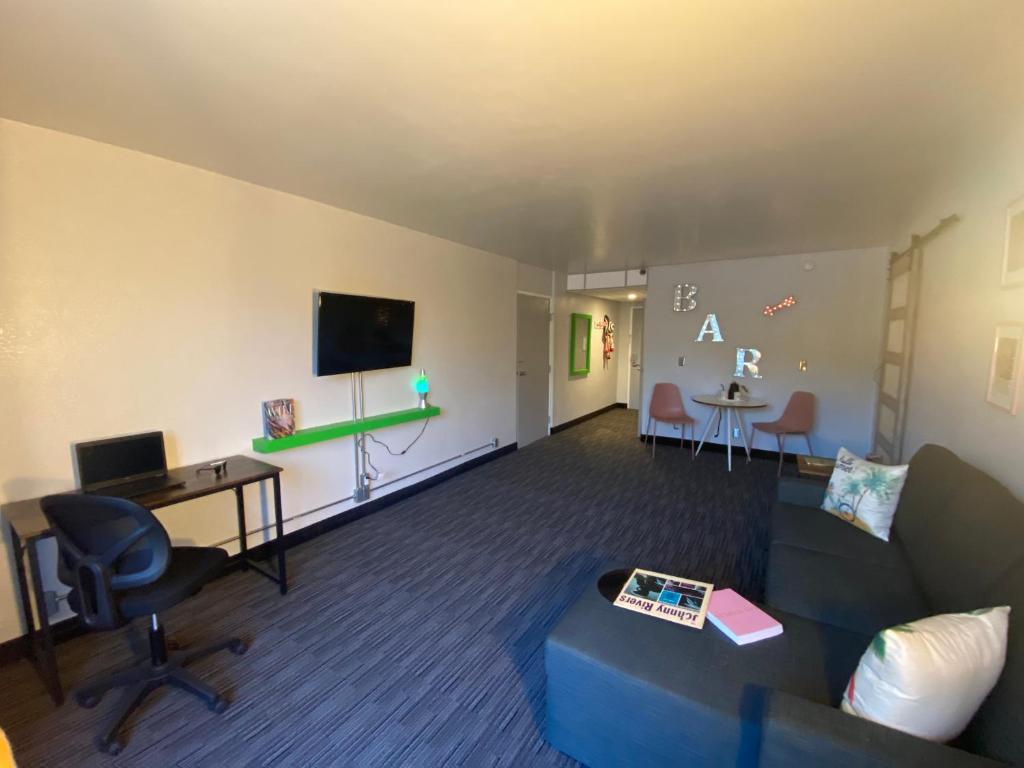 Glendale Express Hotel Los Angeles image 19