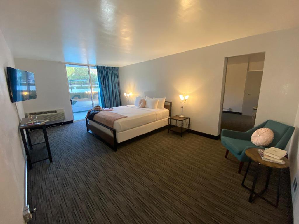 Glendale Express Hotel Los Angeles image 20