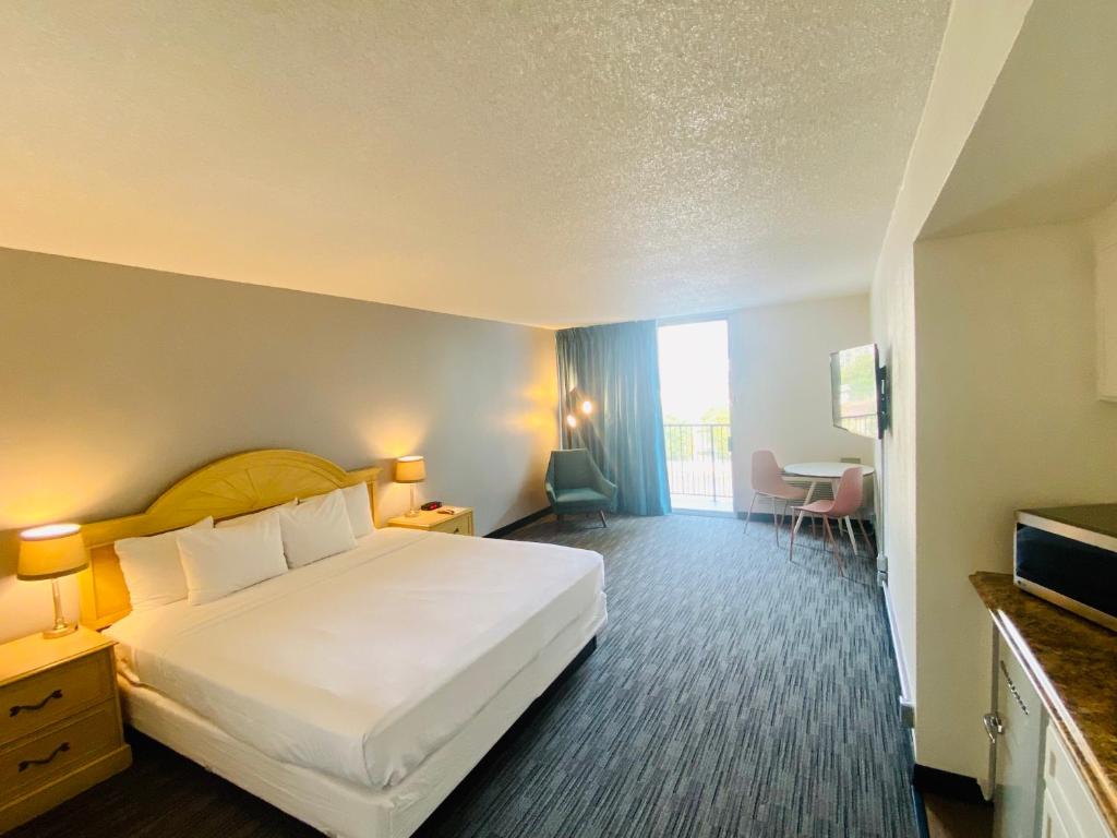 Glendale Express Hotel Los Angeles image 22
